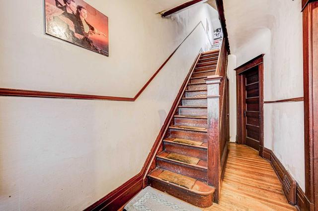 134 Argyle St, House semidetached with 5 bedrooms, 4 bathrooms and 2 parking in Toronto ON | Image 34