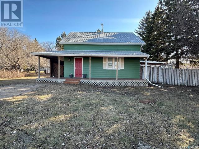 402 Phillips Street, House detached with 3 bedrooms, 2 bathrooms and null parking in Muenster SK | Image 1