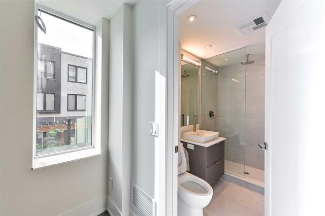 th5 - 80 Vanauley St, Townhouse with 3 bedrooms, 3 bathrooms and 2 parking in Toronto ON | Image 3
