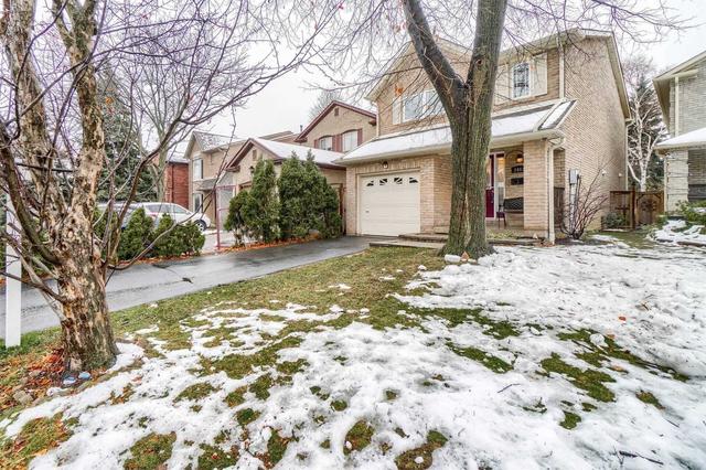 2463 Grindstone Crt, House detached with 3 bedrooms, 3 bathrooms and 3 parking in Mississauga ON | Image 23