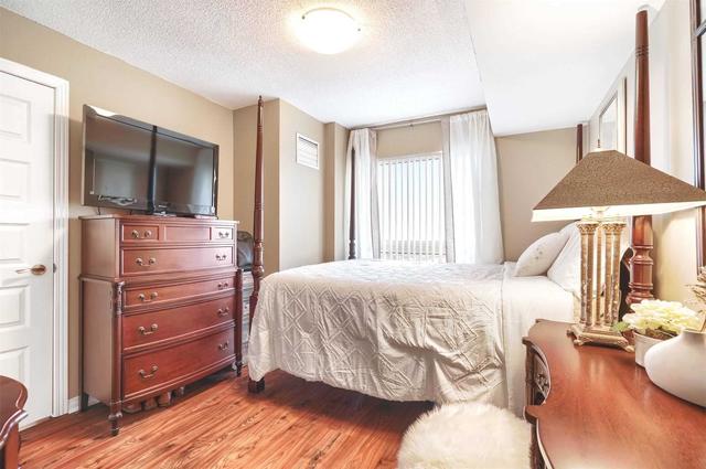2201 - 215 Queen St E, Condo with 2 bedrooms, 2 bathrooms and 2 parking in Brampton ON | Image 9