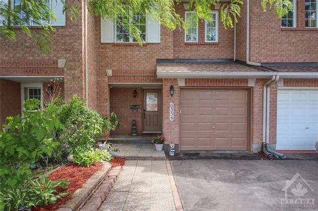 6354 Sablewood Place, Townhouse with 3 bedrooms, 3 bathrooms and 3 parking in Ottawa ON | Image 2