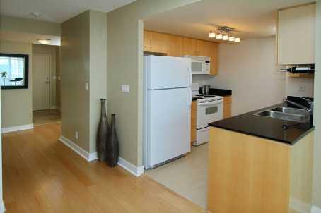 1106 - 397 Front St, Condo with 1 bedrooms, 1 bathrooms and null parking in Toronto ON | Image 5