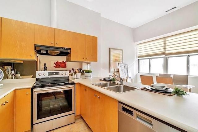 615 - 700 King St W, Condo with 2 bedrooms, 2 bathrooms and null parking in Toronto ON | Image 7