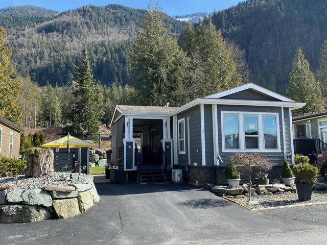 5 - 53480 Bridal Falls Road, House detached with 1 bedrooms, 1 bathrooms and null parking in Fraser Valley D BC | Image 1