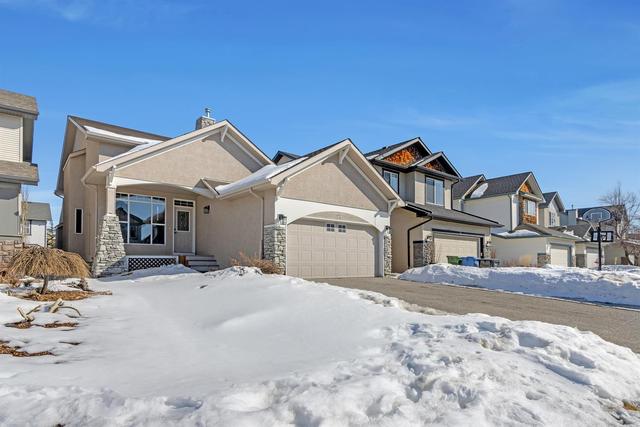 28 Hidden Creek Terrace Nw, House detached with 4 bedrooms, 3 bathrooms and 4 parking in Calgary AB | Image 3