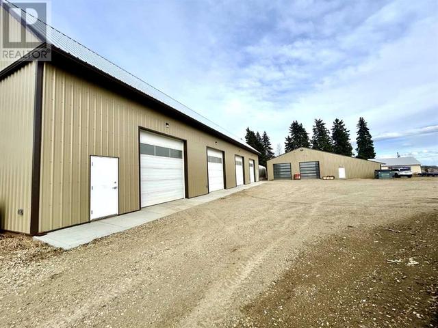 38522 Range Road 40, House detached with 4 bedrooms, 3 bathrooms and null parking in Lacombe County AB | Image 2
