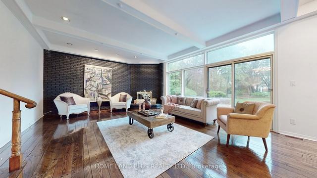 172 Gordon Rd, House detached with 5 bedrooms, 5 bathrooms and 8 parking in Toronto ON | Image 3