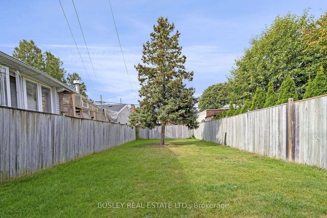 30 Yarrow Rd, House semidetached with 3 bedrooms, 1 bathrooms and 3 parking in Toronto ON | Image 16