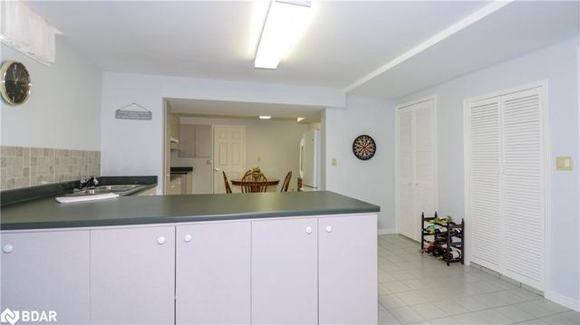 8 Tomlin Court, House detached with 3 bedrooms, 3 bathrooms and 6 parking in Barrie ON | Image 39