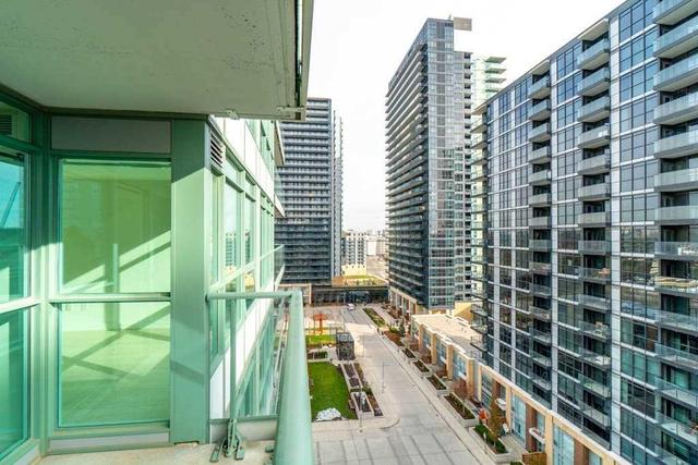 1011 - 15 Singer Crt, Condo with 1 bedrooms, 2 bathrooms and 1 parking in Toronto ON | Image 18