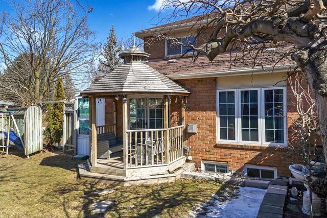 35 Davies Cres, House attached with 3 bedrooms, 4 bathrooms and 3 parking in Whitby ON | Image 30