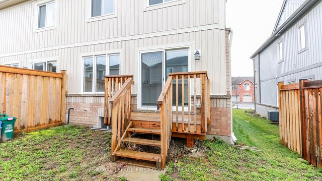 29 Robinson St, House attached with 3 bedrooms, 2 bathrooms and 3 parking in Barrie ON | Image 25