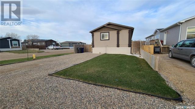 202 Brownlee Street, Home with 3 bedrooms, 2 bathrooms and null parking in Weyburn SK | Image 2