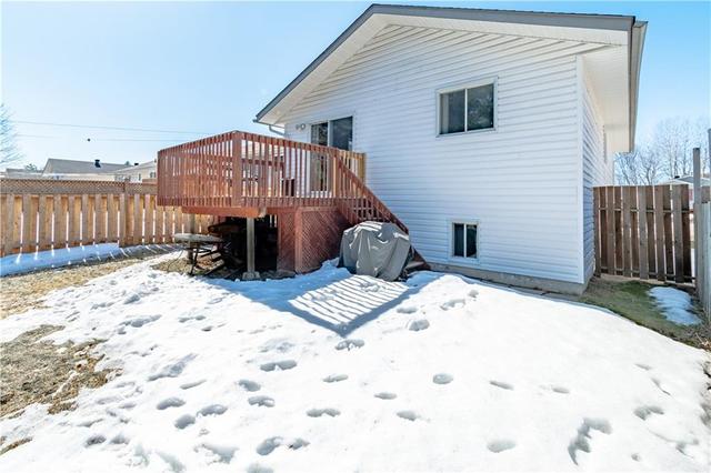 18 Briarwood Drive, House detached with 4 bedrooms, 2 bathrooms and 4 parking in Petawawa ON | Image 29