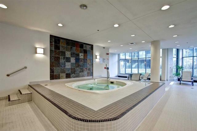 2610 - 219 Fort York Blvd, Condo with 1 bedrooms, 1 bathrooms and 1 parking in Toronto ON | Image 11