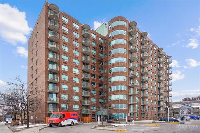 601 - 1440 Heron Road, Condo with 2 bedrooms, 1 bathrooms and 2 parking in Ottawa ON | Image 2