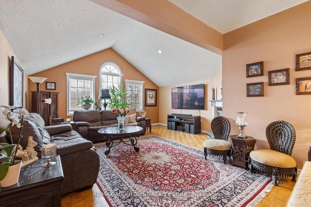 5935 Leeside Cres, House detached with 4 bedrooms, 4 bathrooms and 4 parking in Mississauga ON | Image 6