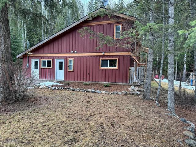 644 Golden Donald Upper Rd, House detached with 4 bedrooms, 2 bathrooms and null parking in Columbia Shuswap A BC | Image 4