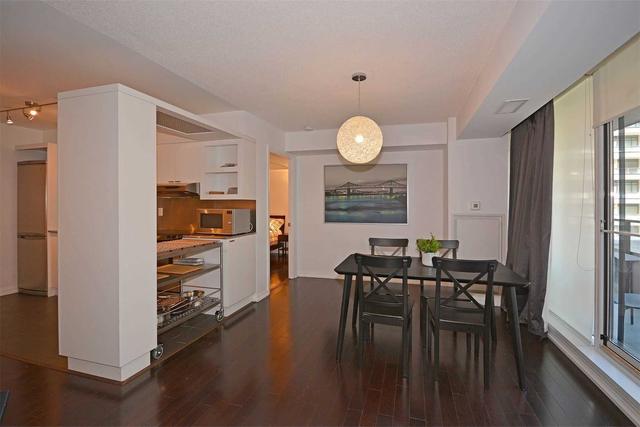 733 - 111 Elizabeth St, Condo with 2 bedrooms, 2 bathrooms and 1 parking in Toronto ON | Image 22