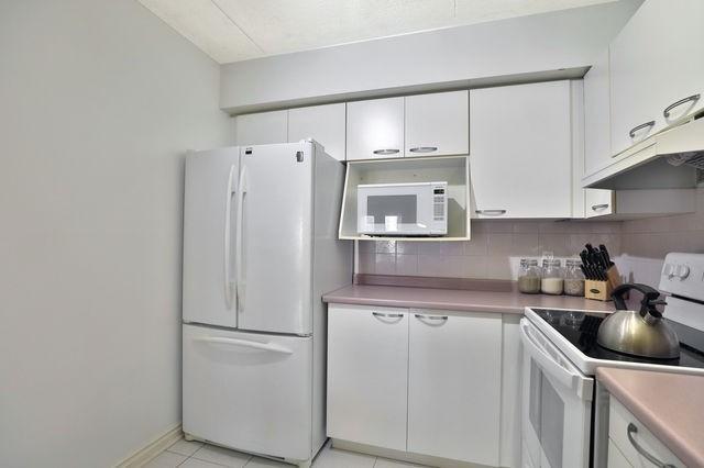 108 - 2030 Cleaver Ave, Condo with 2 bedrooms, 1 bathrooms and 1 parking in Burlington ON | Image 12
