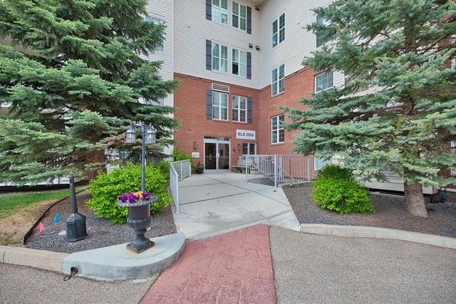 2264 - 151 Country Village Road Ne, Condo with 1 bedrooms, 1 bathrooms and 1 parking in Calgary AB | Image 3
