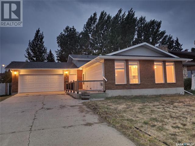 446 Battleford Trail, House detached with 4 bedrooms, 3 bathrooms and null parking in Swift Current SK | Image 16