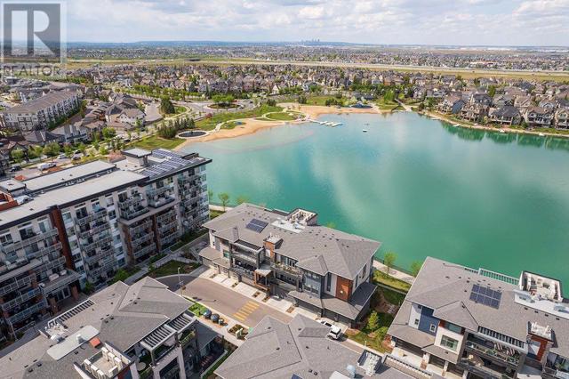 102, - 17 Mahogany Circle Se, Condo with 3 bedrooms, 3 bathrooms and 2 parking in Calgary AB | Image 2