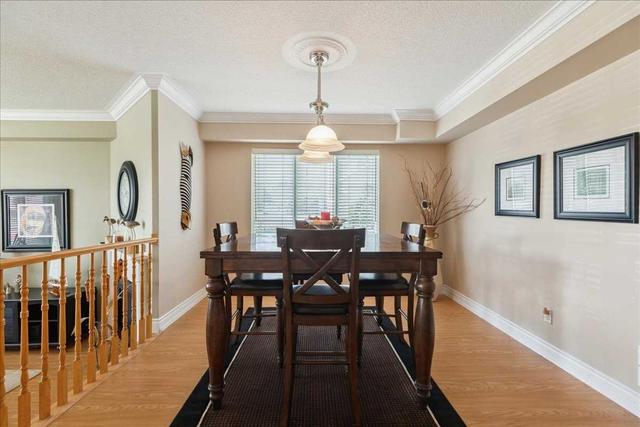 th1 - 442 Maple Ave, Townhouse with 3 bedrooms, 3 bathrooms and 3 parking in Burlington ON | Image 2