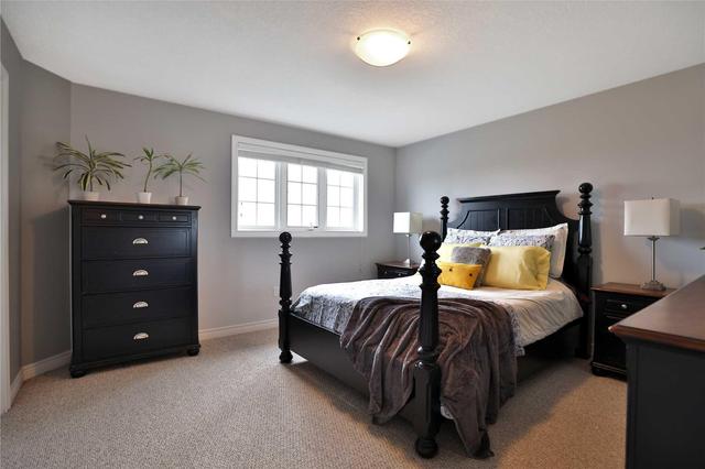 61 Redcedar Cres, House attached with 3 bedrooms, 3 bathrooms and 1 parking in Hamilton ON | Image 11
