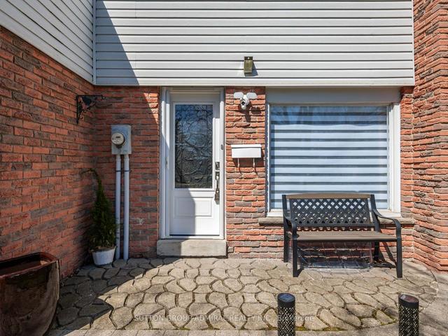 1934 Malden Cres, House semidetached with 4 bedrooms, 2 bathrooms and 2 parking in Pickering ON | Image 12