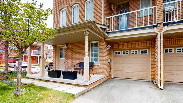 7 Clegg Lane, Townhouse with 3 bedrooms, 2 bathrooms and 2 parking in Ajax ON | Image 1
