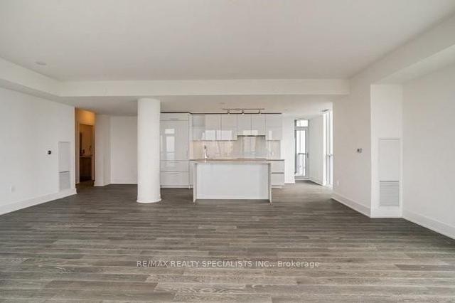 5103 - 1 Yorkville Ave, Condo with 2 bedrooms, 3 bathrooms and 2 parking in Toronto ON | Image 3