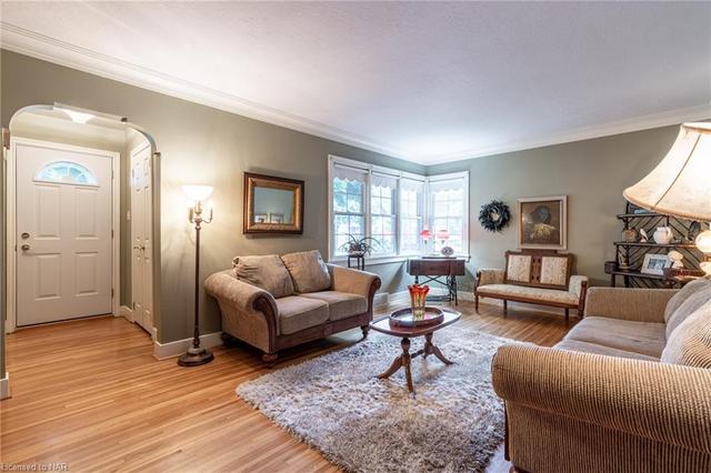 39 Maplewood Drive, House detached with 3 bedrooms, 2 bathrooms and 4 parking in St. Catharines ON | Image 8