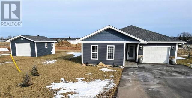 3 Fawcett Ave, House detached with 2 bedrooms, 2 bathrooms and null parking in Petitcodiac NB | Image 1