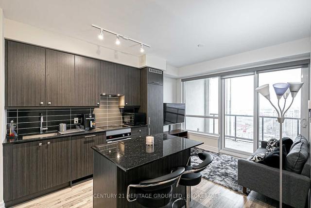 2103 - 9075 Jane St, Condo with 2 bedrooms, 2 bathrooms and 1 parking in Vaughan ON | Image 17