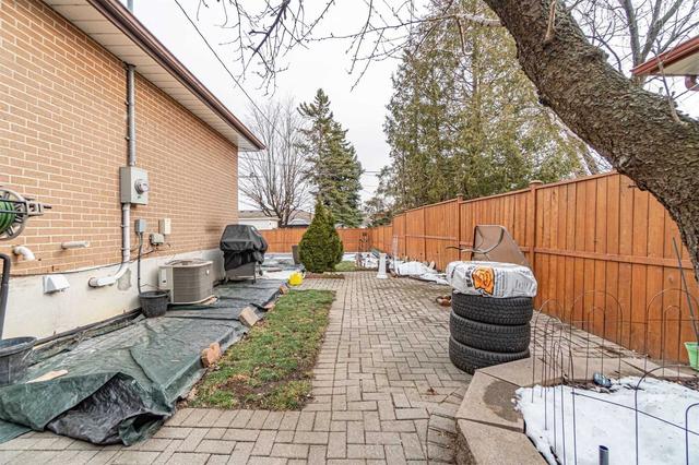 81 Dorset Dr, House detached with 3 bedrooms, 2 bathrooms and 5 parking in Brampton ON | Image 31