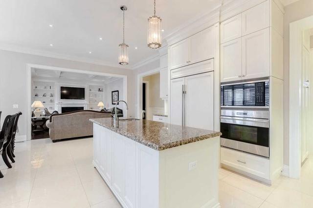 99 Dunbar Rd, House detached with 5 bedrooms, 7 bathrooms and 6 parking in Mississauga ON | Image 4