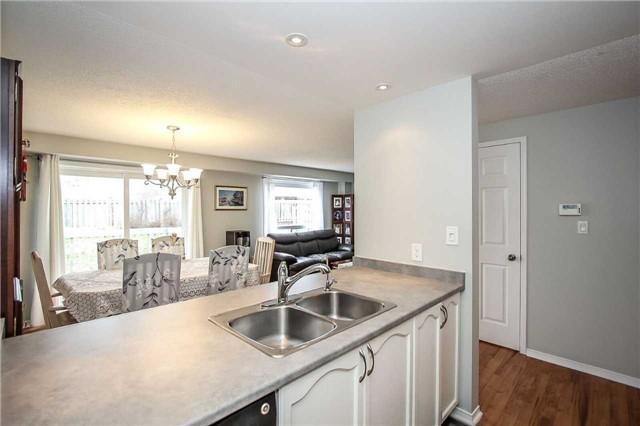 104 Wessenger Dr, House attached with 3 bedrooms, 3 bathrooms and 4 parking in Barrie ON | Image 6