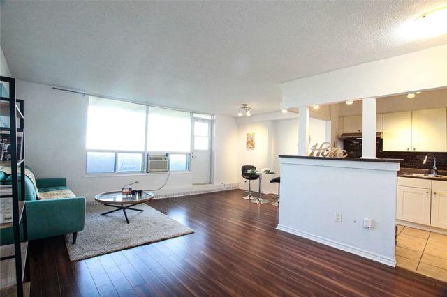 1803 - 3390 Weston Rd, Condo with 2 bedrooms, 1 bathrooms and 1 parking in Toronto ON | Image 3