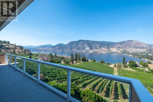 3915 Valleyview Road, House detached with 4 bedrooms, 3 bathrooms and 2 parking in Penticton BC | Image 3