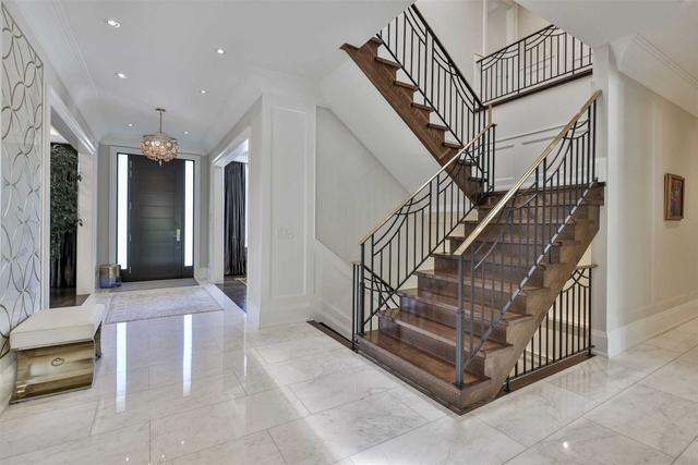 39 Leacroft Cres, House detached with 5 bedrooms, 9 bathrooms and 7 parking in Toronto ON | Image 20
