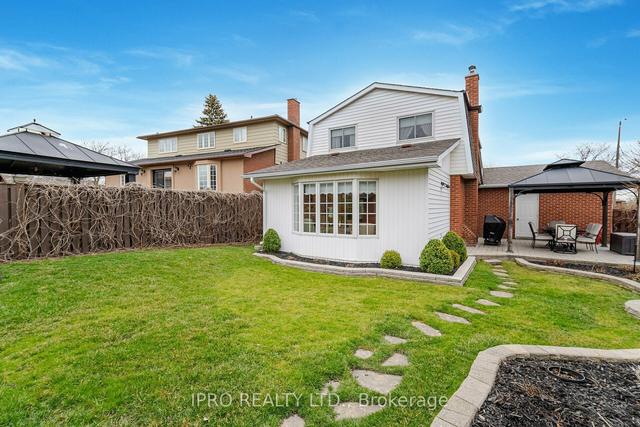 64 Linkdale Rd, House detached with 3 bedrooms, 2 bathrooms and 6 parking in Brampton ON | Image 33
