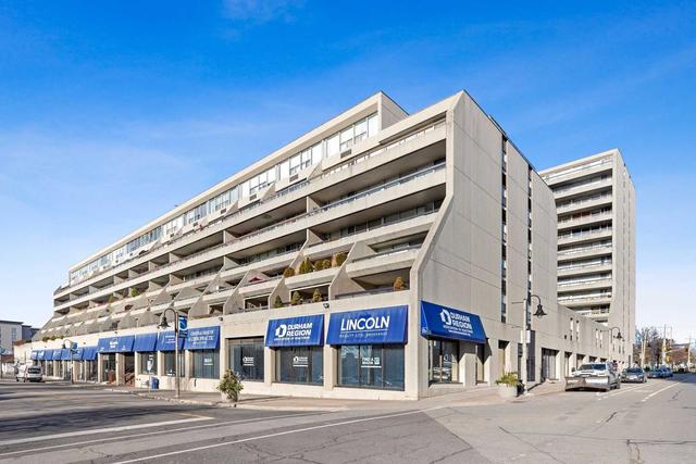 332 - 50 Richmond St, Condo with 1 bedrooms, 1 bathrooms and 1 parking in Oshawa ON | Card Image