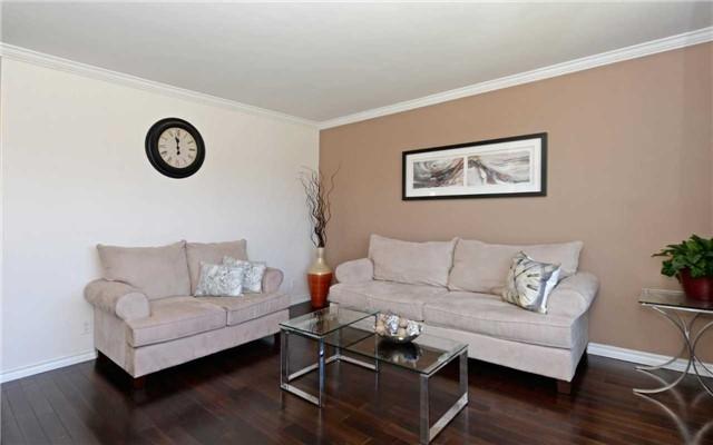 1003 Walton Blvd, House detached with 3 bedrooms, 2 bathrooms and 4 parking in Whitby ON | Image 3