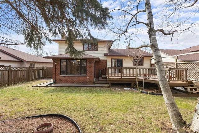 22 Brazolot Dr, House detached with 3 bedrooms, 4 bathrooms and 3 parking in Guelph ON | Image 12