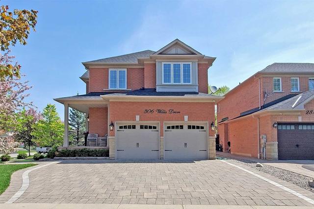 306 Willis Dr, House detached with 4 bedrooms, 4 bathrooms and 5 parking in Aurora ON | Card Image
