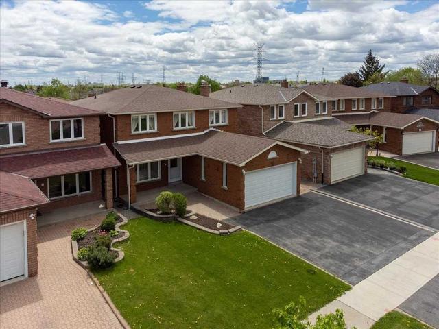 61 Jackman Cres, House detached with 4 bedrooms, 3 bathrooms and 4 parking in Vaughan ON | Image 35