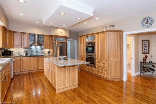 2135 Westoak Trails Boulevard, House detached with 5 bedrooms, 3 bathrooms and 5 parking in Oakville ON | Image 15