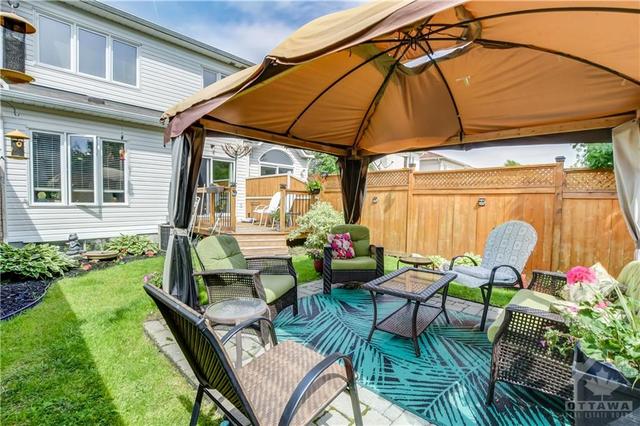 281 Forestbrook Street, Townhouse with 3 bedrooms, 3 bathrooms and 3 parking in Ottawa ON | Image 5